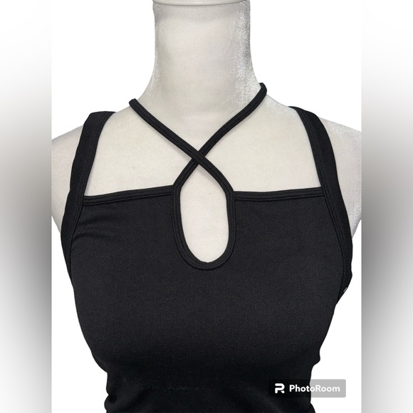 FREE PEOPLE MOVEMENT WOMEN’S WORKOUT TOP SIZE MED/LARGE IN BLACK CROPPED NWOT - Picture 2 of 4